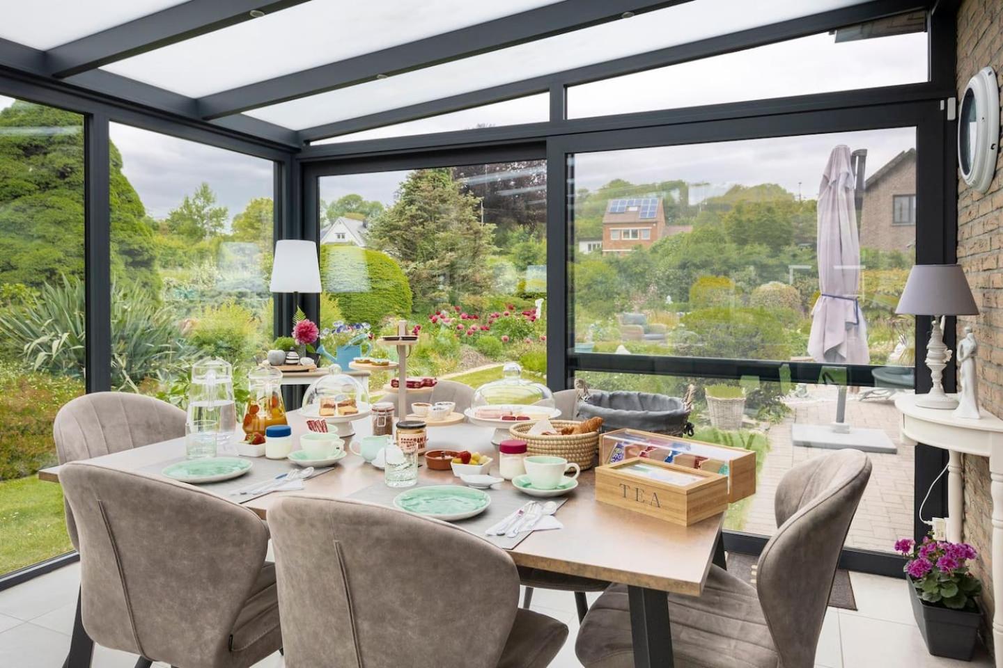 B&B La Villa Orchidees, Breakfast Included Bassenge Eksteriør billede